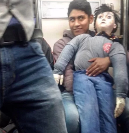 20 People Share the Most Bizarre Things They've Seen on the Subway