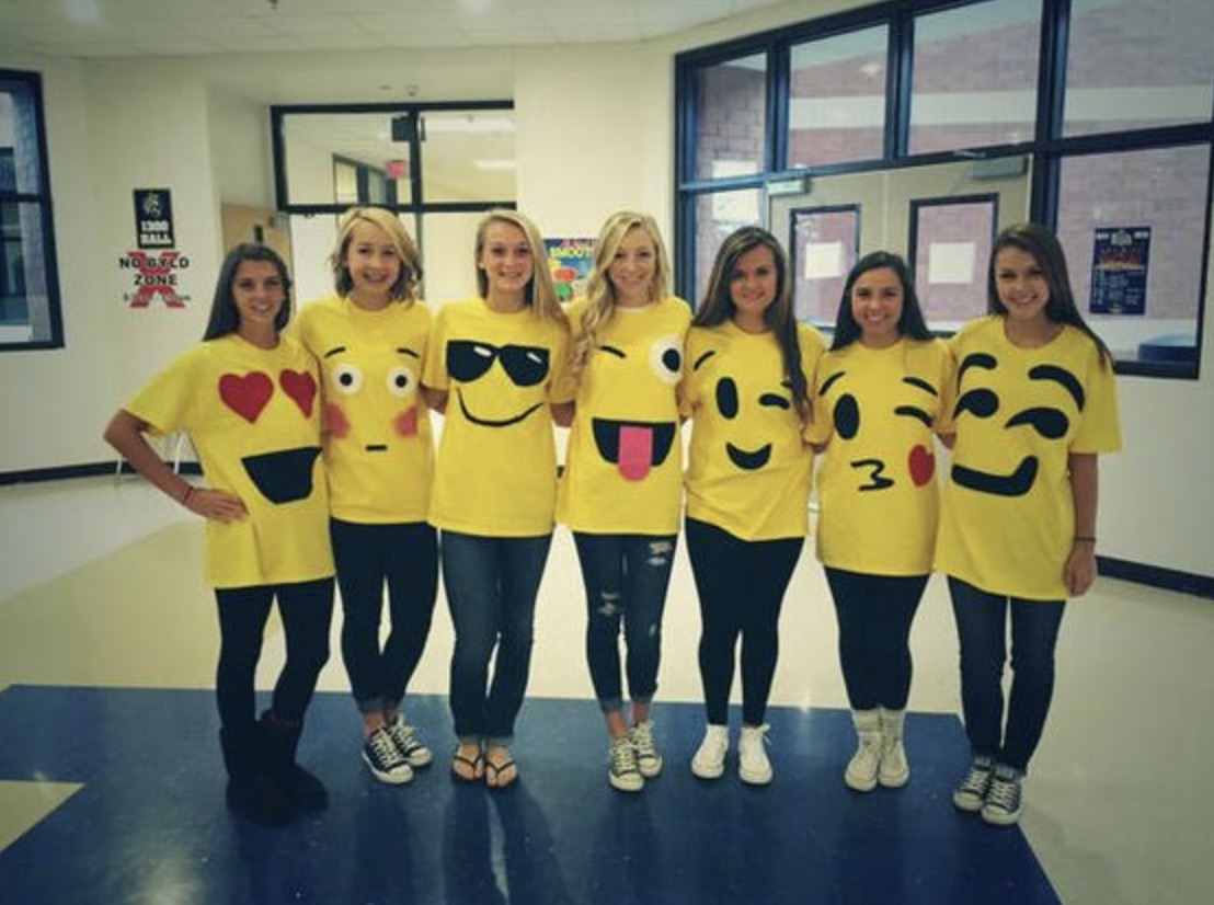 15 Group Costumes That Won Halloween AND Friendship