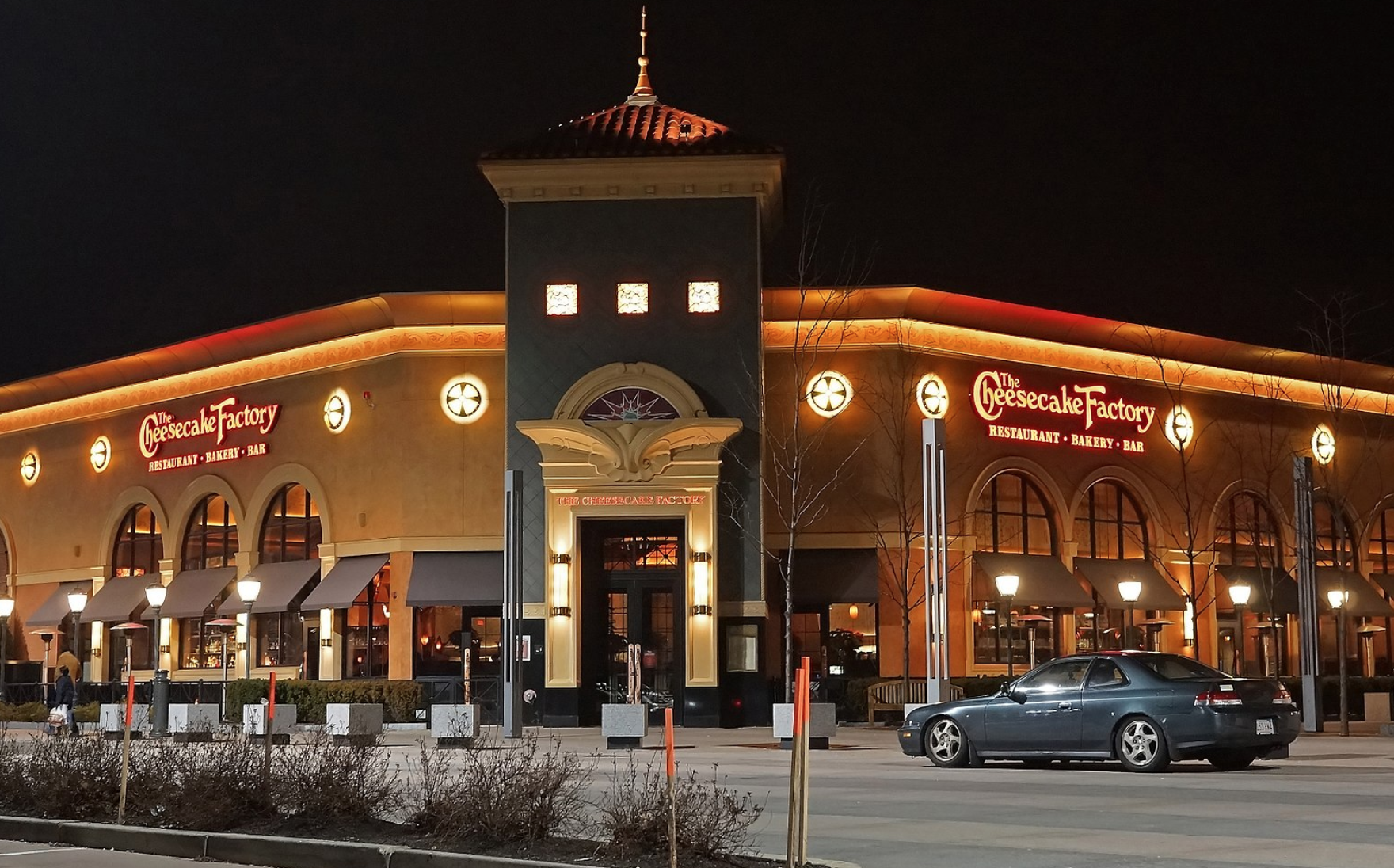 Enjoy These Funny Jokes About the Cheesecake Factory